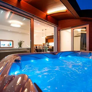  Apartment The Q Superior - A Penthouse With Jacuzzi And Sauna Croatia